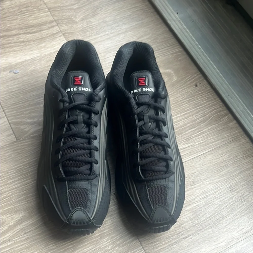 Nike all black